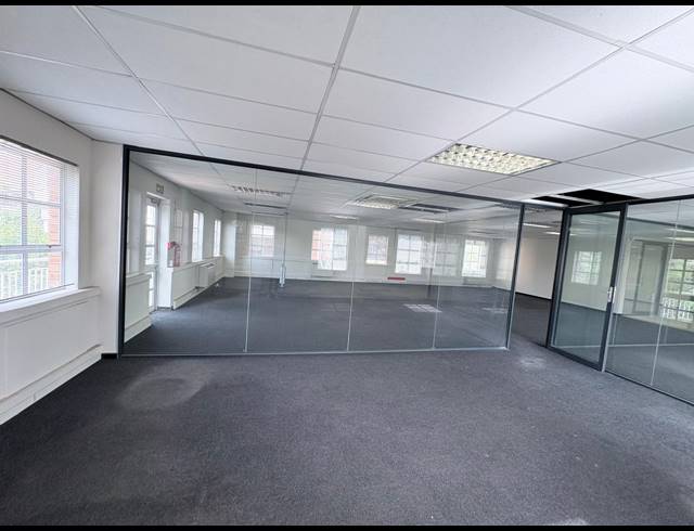 270M² OFFICE TO LET IN FOURWAYS